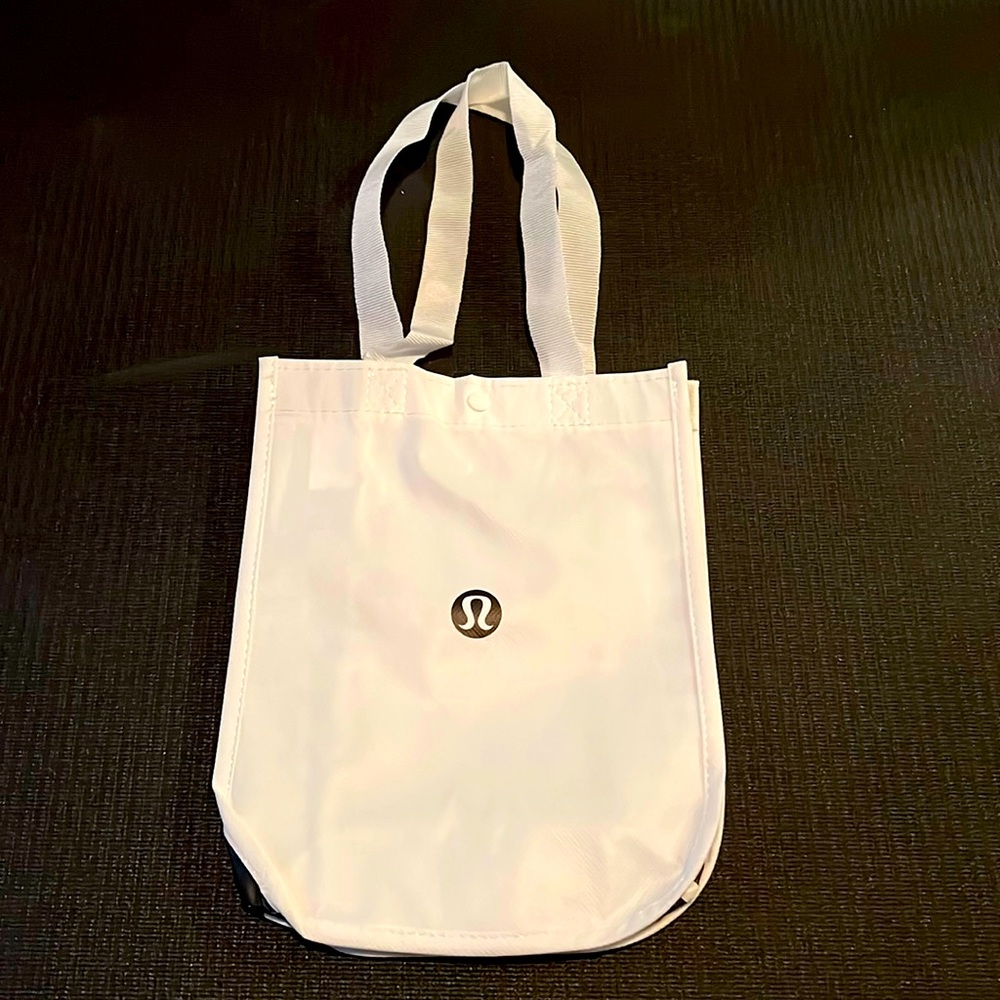 Small size recyclable lululeman bag